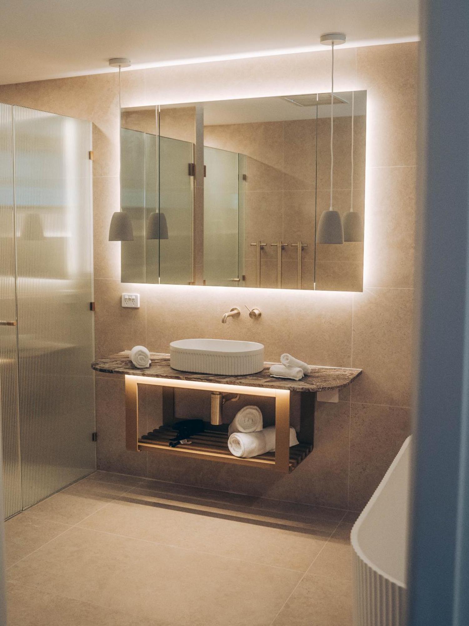 Risby Cove Boutique Hotel Strahan Kültér fotó