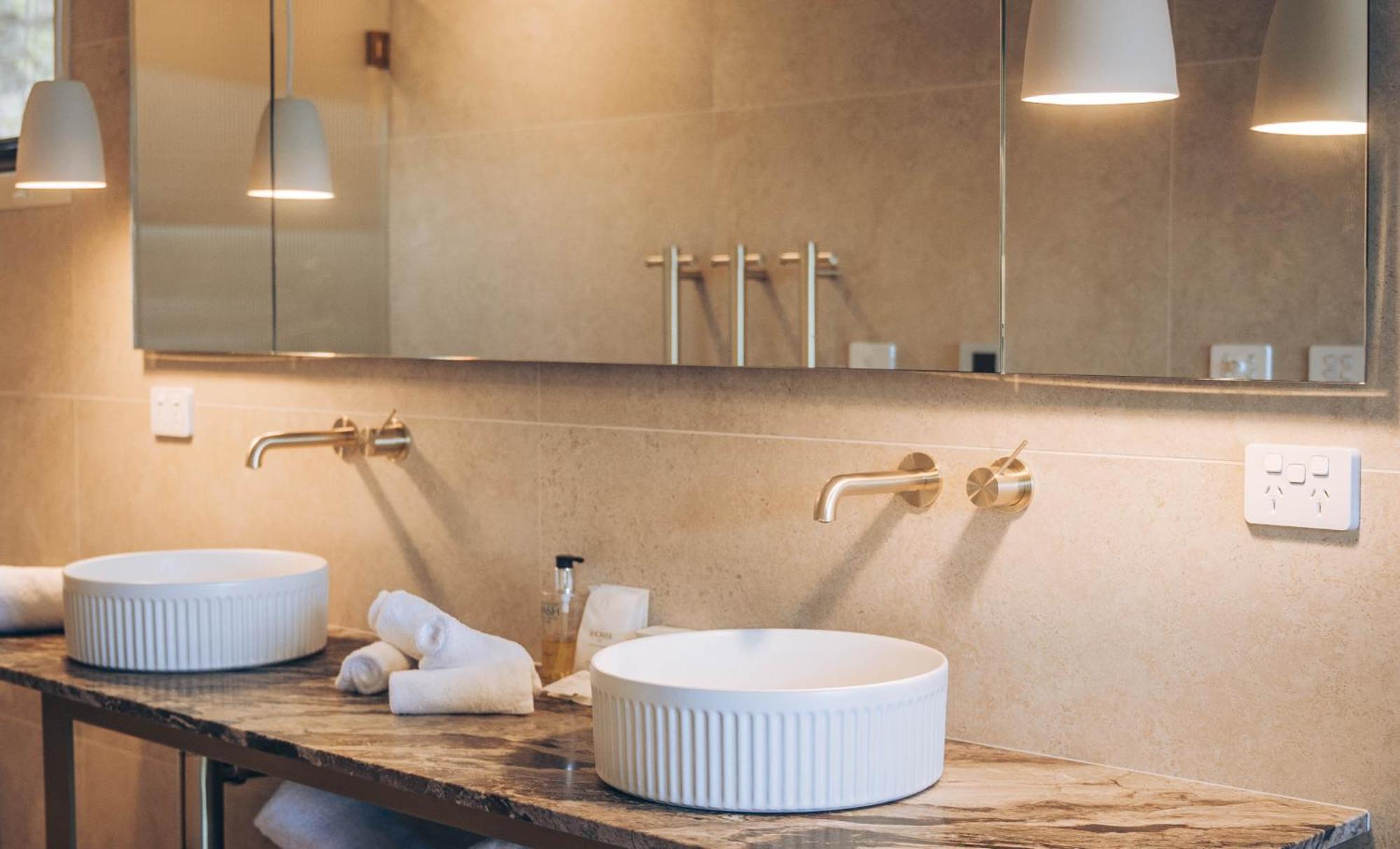 Risby Cove Boutique Hotel Strahan Kültér fotó