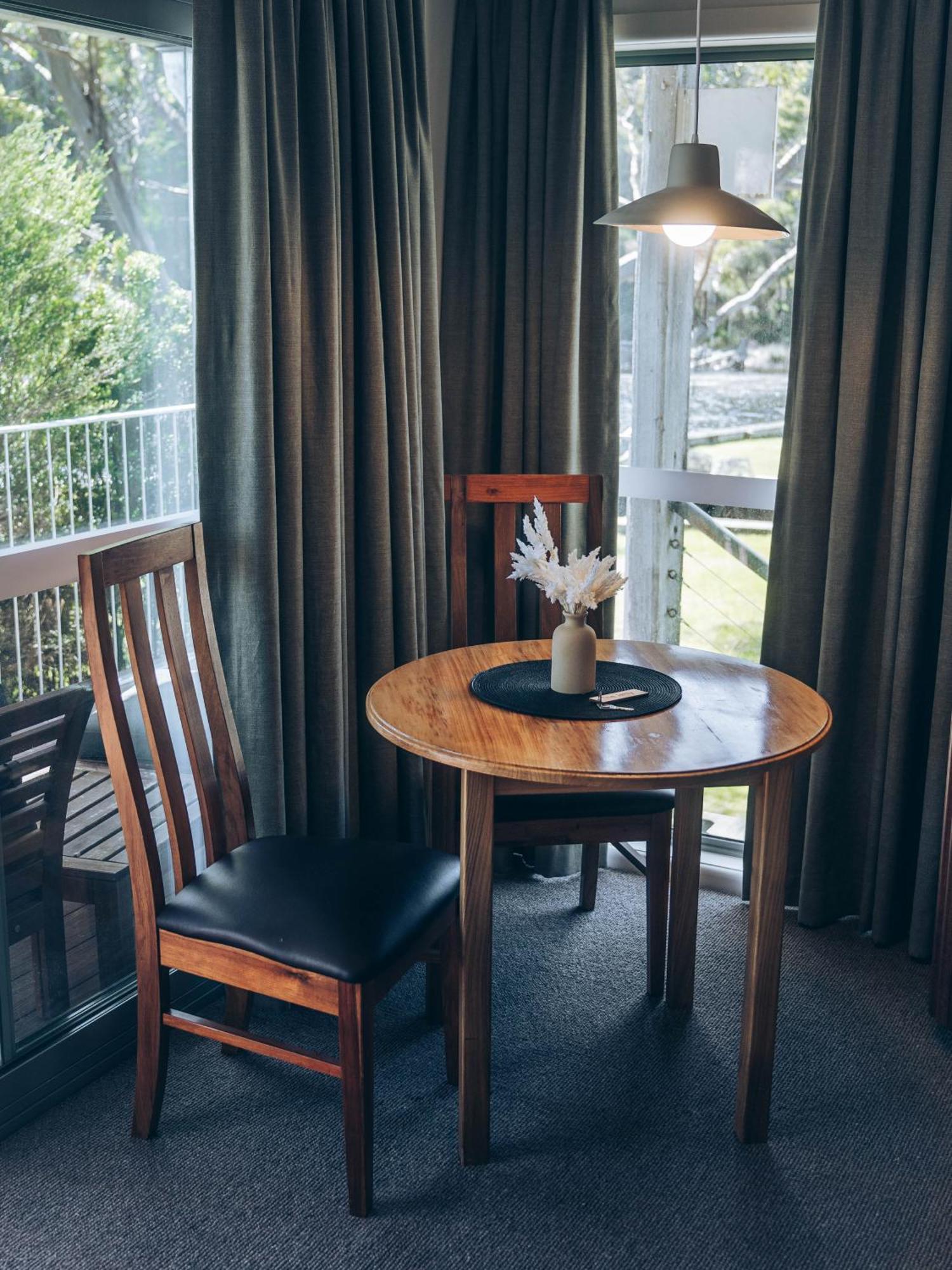 Risby Cove Boutique Hotel Strahan Kültér fotó