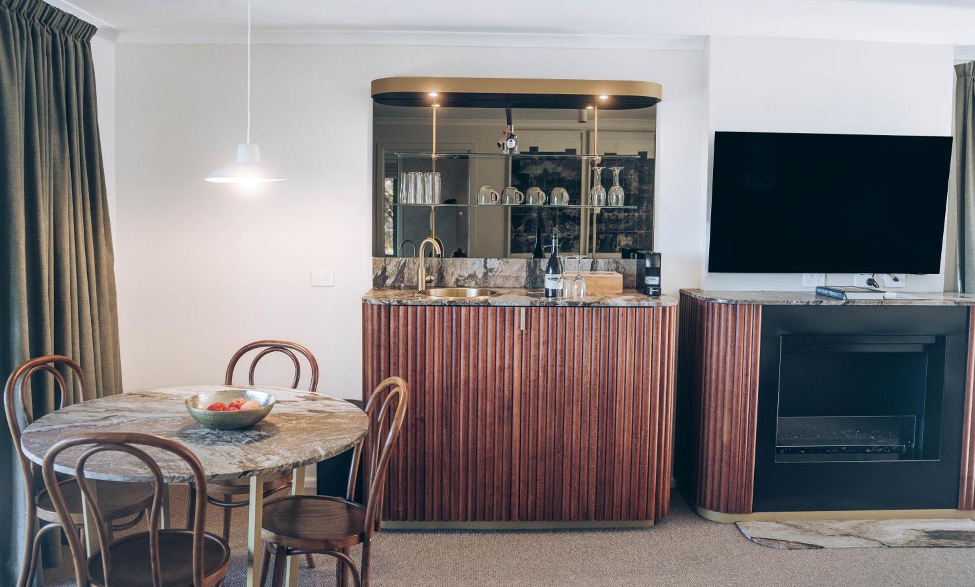 Risby Cove Boutique Hotel Strahan Kültér fotó