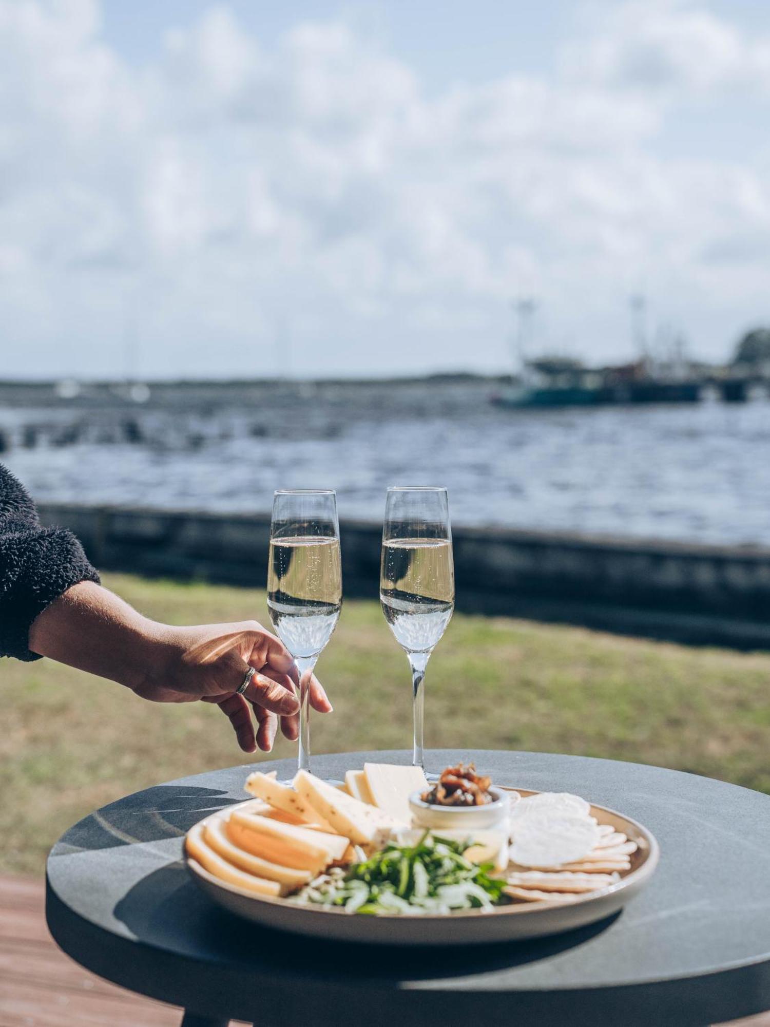 Risby Cove Boutique Hotel Strahan Kültér fotó